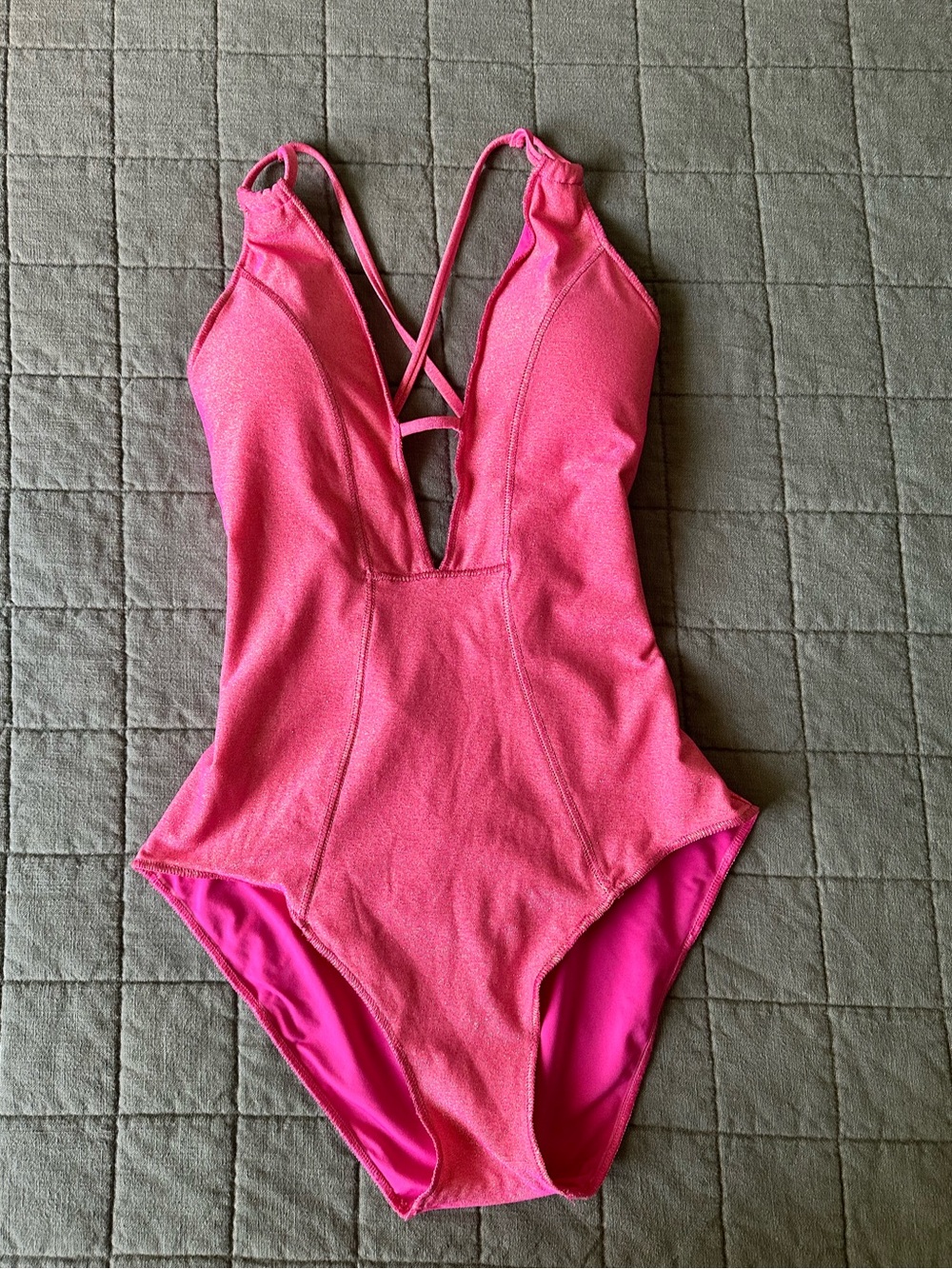 BECCA Sundance Shimmer Metallic Elizabeth Plunge One Piece Pink Medium